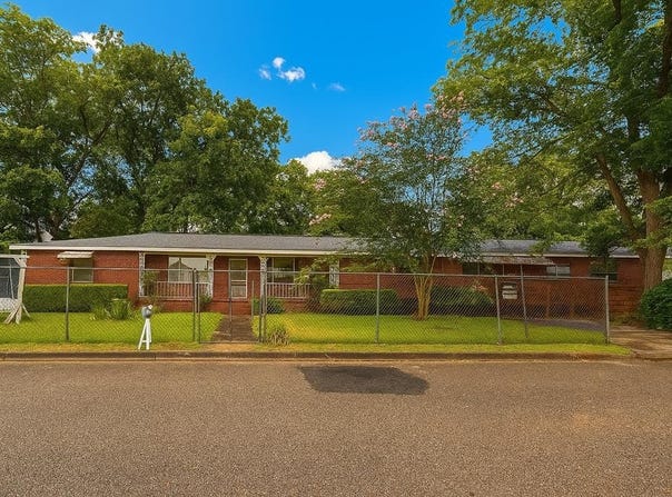 808 Monroe, Dothan, AL 36303