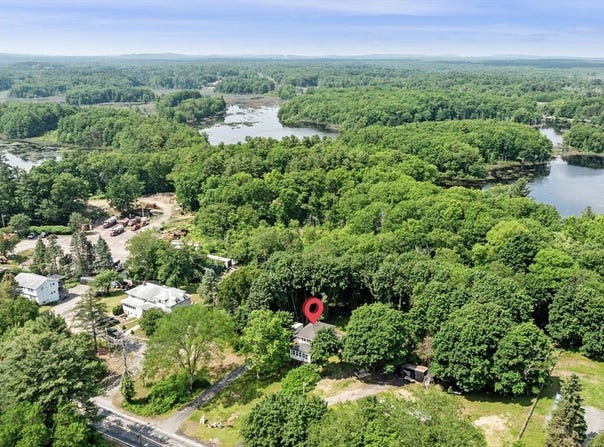123 Forest St, Middleton, MA 01949