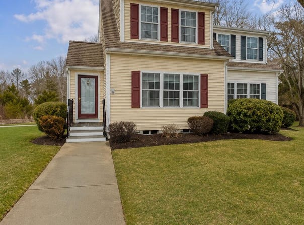 32 Carleton Street, Onset, MA 02558