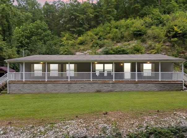 481 Hayes Branch, Jackson, KY 41339
