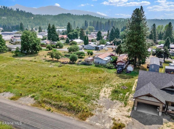6850 Selkirk St, Bonners Ferry, ID 83805