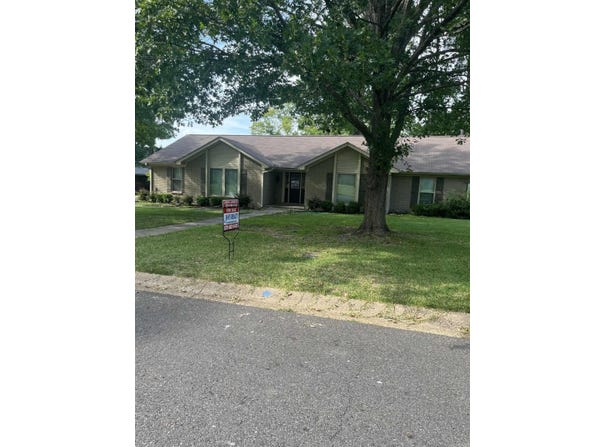 2512 REGENCY Streets, Magnolia, AR 71753