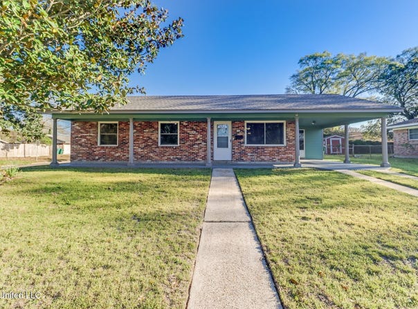 2330 Middlecoff Drive, Gulfport, MS 39507