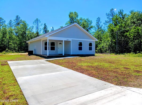 4062 Covington Place, Chipley, FL 32428