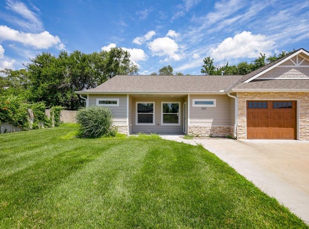 320 N Warren, Rose Hill, KS 67133