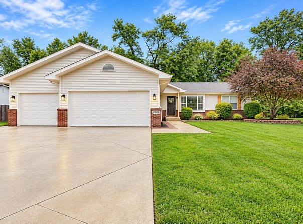 2340 Cedar Creek Circle, Portage, IN 46368