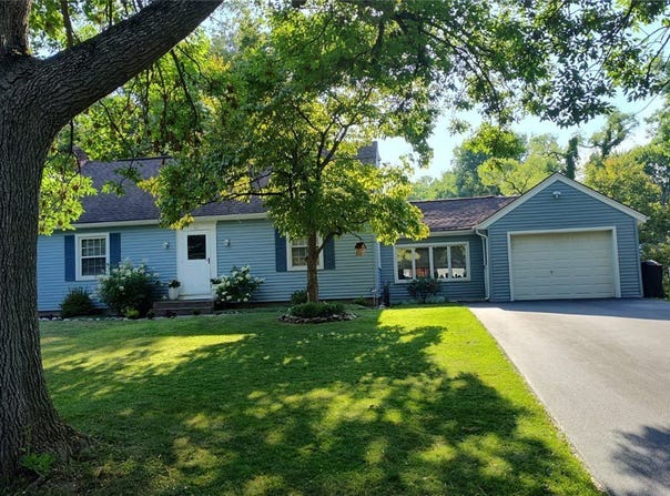 171 Champion Ave, Webster, NY 14580