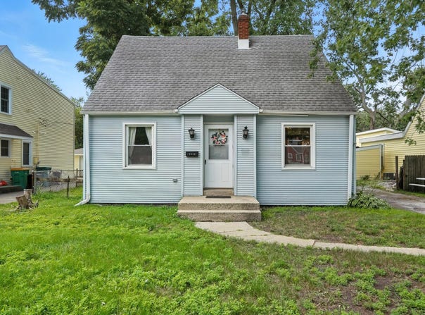 9040 W Delaware Pkwy, Munster, IN 46321