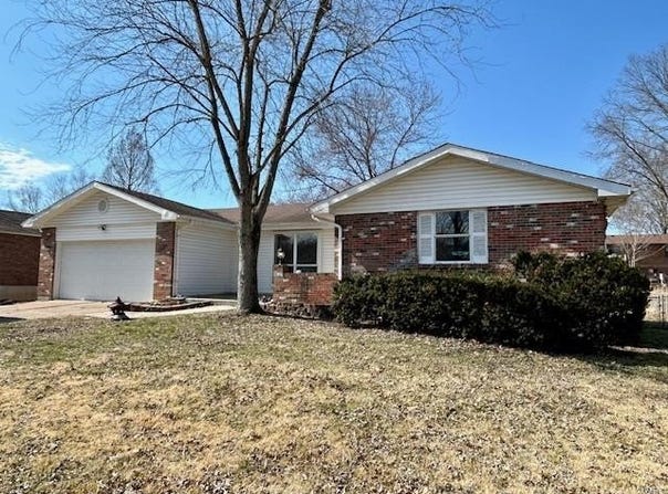 5823 Mayberry Drive, Imperial, MO 63052