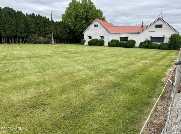 4201 McDonald Rd, Toppenish, WA 98948