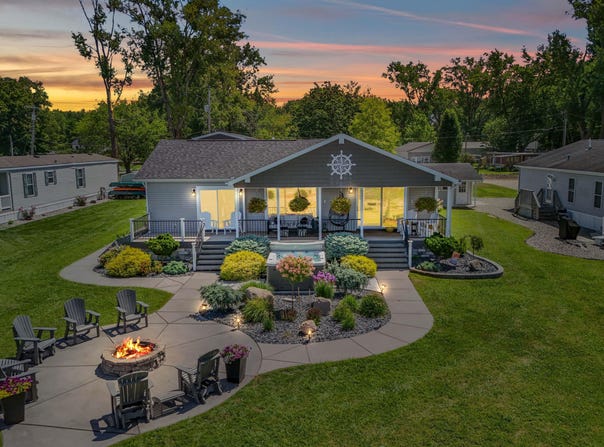 912 Beckwith Shore, Quincy, MI 49082