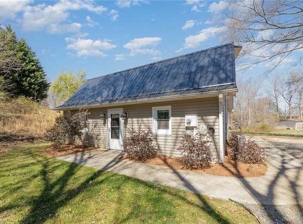 1832 Nc Highway 801, Advance, NC 27006