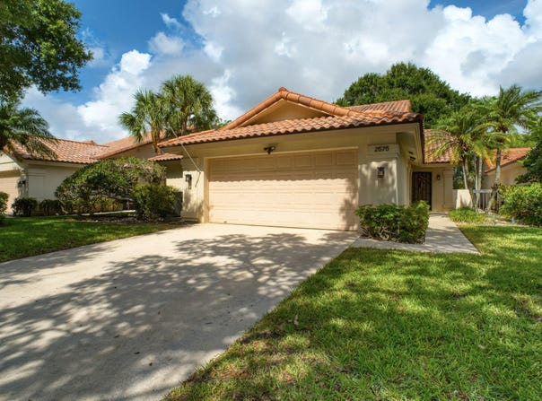 2575 Iroquois Circle, West Palm Beach, FL 33409