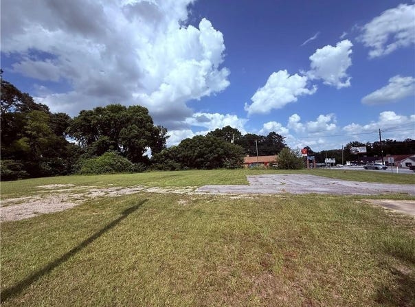 Crawford Road, Phenix City, AL 36867