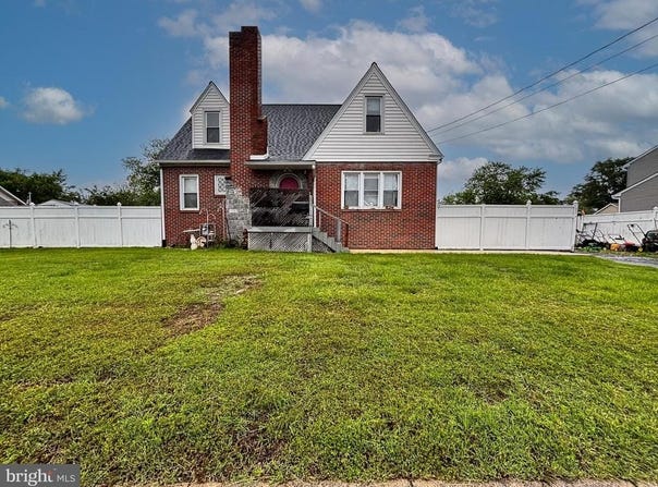 121 E LAFAYETTE AVENUE, MAGNOLIA, NJ 08049