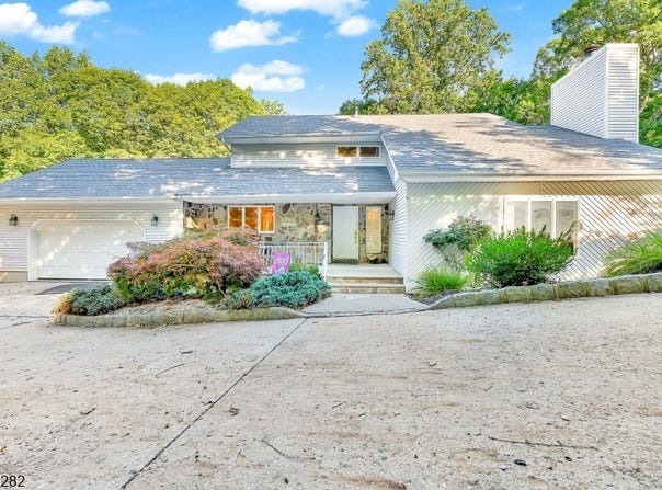 10 Catherine Ter, Byram Twp., NJ 07821-3500