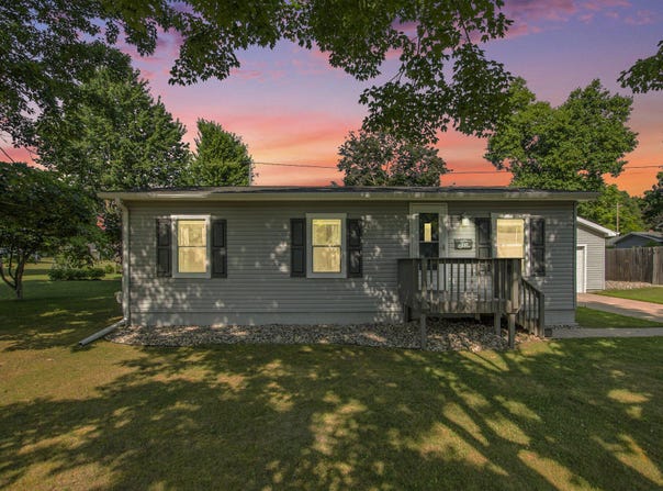 107 Austin Drive, Hartford, MI 49057