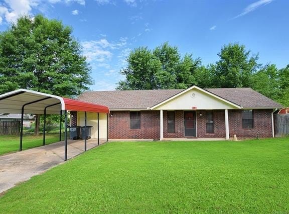 1208 SW 14th Court, Wagoner, OK 74467