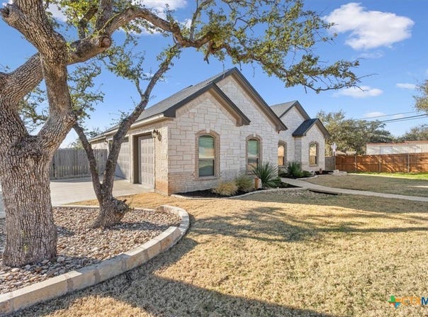 102 Rancho Del Lago Lane, Morgans Point Resort, TX 76513