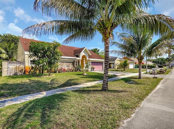 2621 Azalea Ave, Miramar, FL 33025