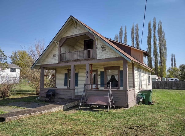 205 E 2nd St, Spangle, WA 99031