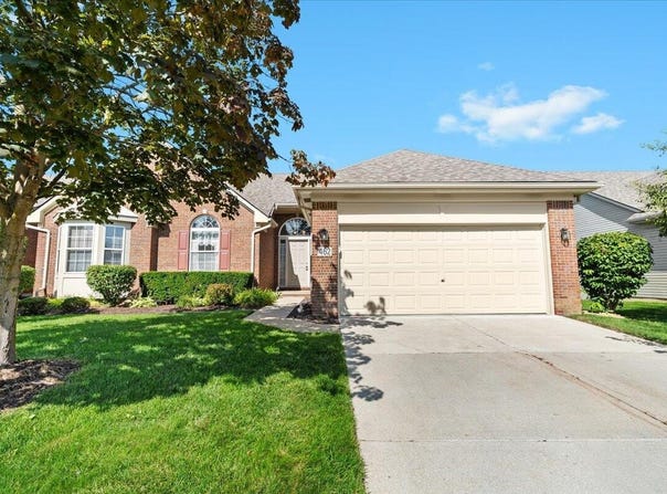 462 Woodhaven Drive, Commerce Twp, MI 48390