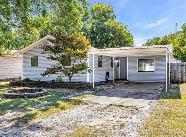 412 N 8th Street, Noble, OK 73068