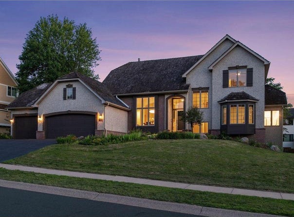 10035 Gristmill Ridge, Eden Prairie, MN 55347