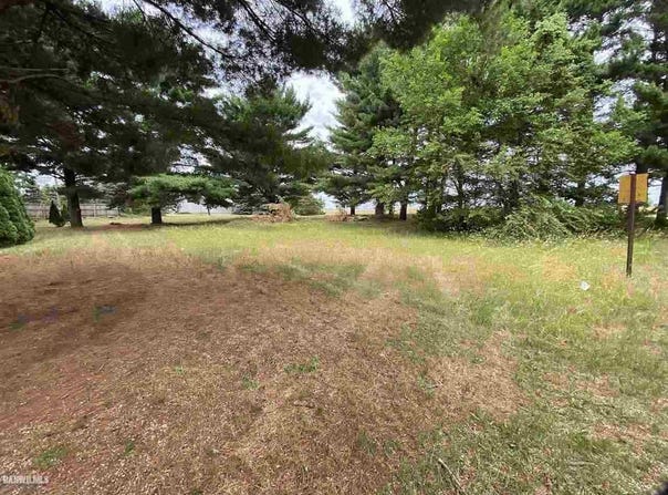 Squire Circle lot: 1, THOMSON, IL 61285