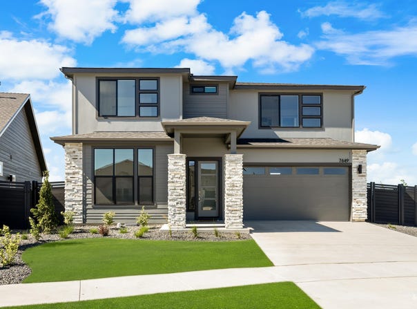 7649 W Whisper Ridge Dr, Meridian, ID 83646