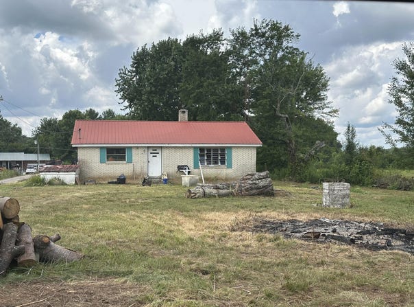 35 Lands End Road, Crab Orchard, KY 40419