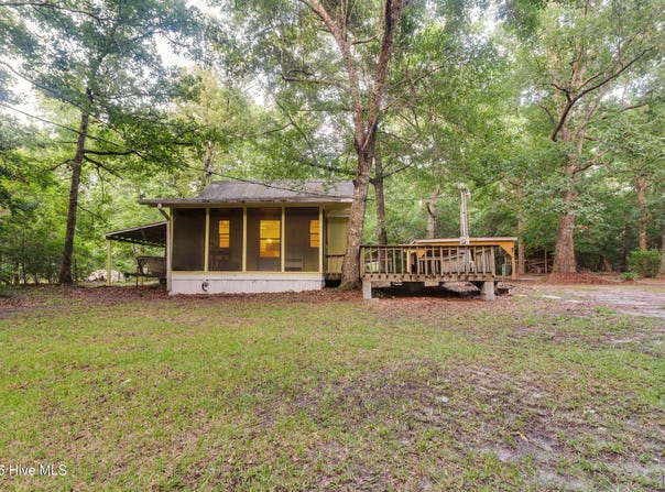684 W Firetower Road, Swansboro, NC 28584