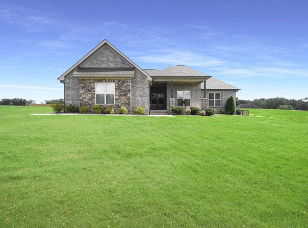 40 CREST LOOP ROAD, CLANTON, AL 35045