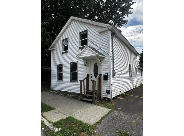 24 Academy Street, Rensselaer, NY 12144