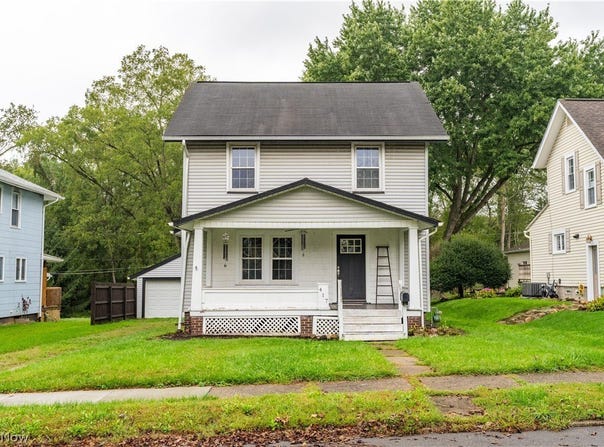 417 Tuscarawas Avenue NW, Brewster, OH 44613