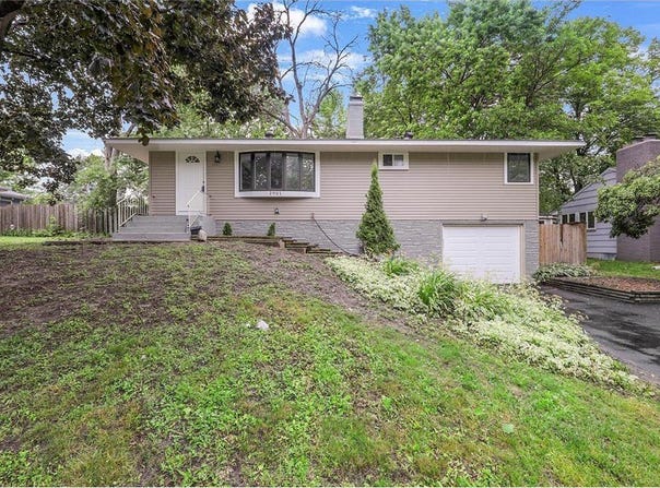 2901 Valle Vista Street, New Hope, MN 55427