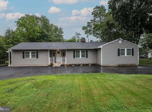 734 EAYRESTOWN ROAD, LUMBERTON, NJ 08048
