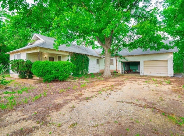 3104 S Main, Taylor, TX 76574