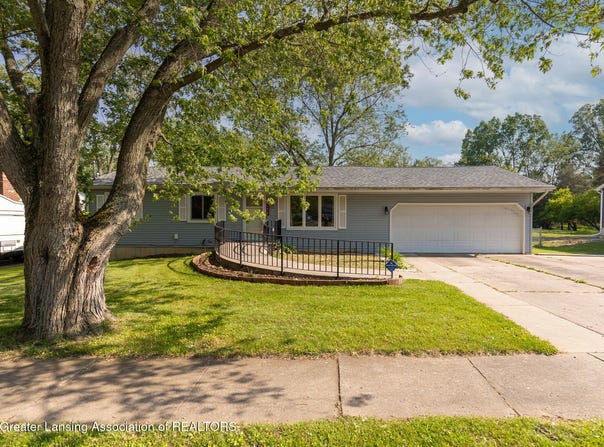 1415 Pierce Road, Lansing, MI 48910