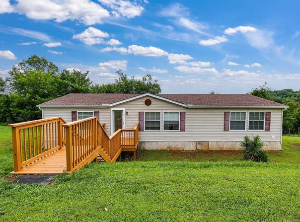 802 Holbert Lane, Kodak, TN 37764