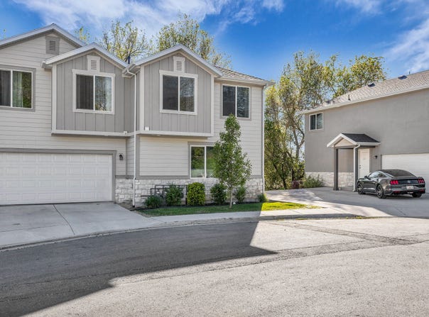 607 S PLUM CREEK Ln E, Ogden, UT 84404