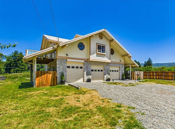 373 Holmes Flat Road, Redcrest, CA 95569