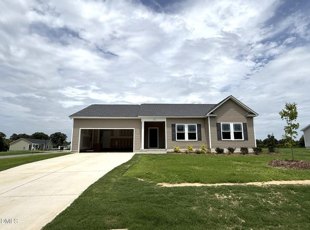 53 Finch Lane, Four Oaks, NC 27524