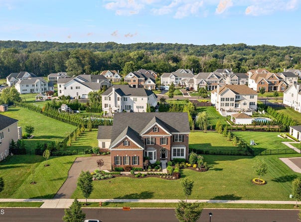 32 Waterford Way, Lincroft, NJ 07738