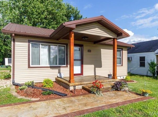 131 CEDAR CREST Drive, Lebanon, MO 65536