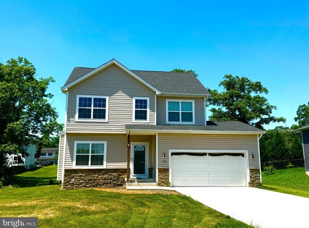 321 CORALBERRY DRIVE, MARTINSBURG, WV 25401