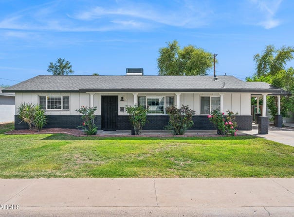 3009 E WHITTON Avenue, Phoenix, AZ 85016