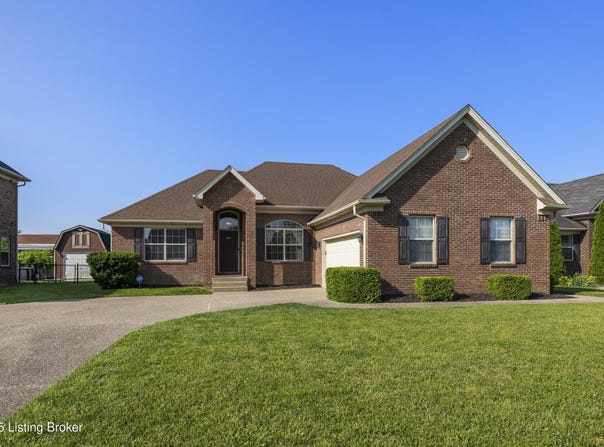165 Mallard Lake Blvd, Shepherdsville, KY 40165
