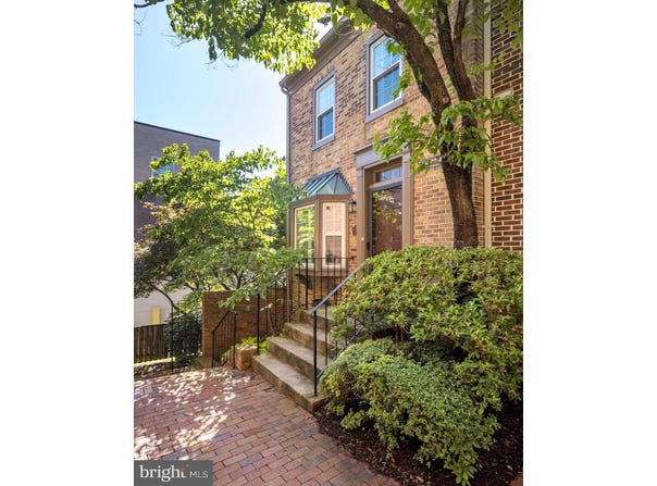 6708 LANGSTON BLVD #A, ARLINGTON, VA 22205