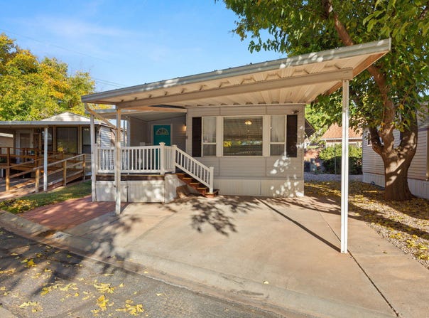 180 N 1100 E, Washington, UT 84780